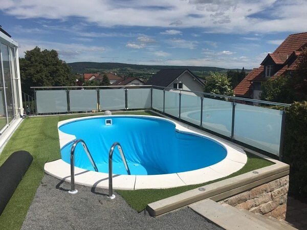 Pool Aufbau Terrase